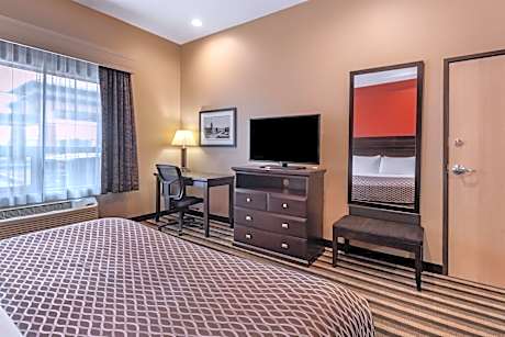 King Suite - Non-Smoking