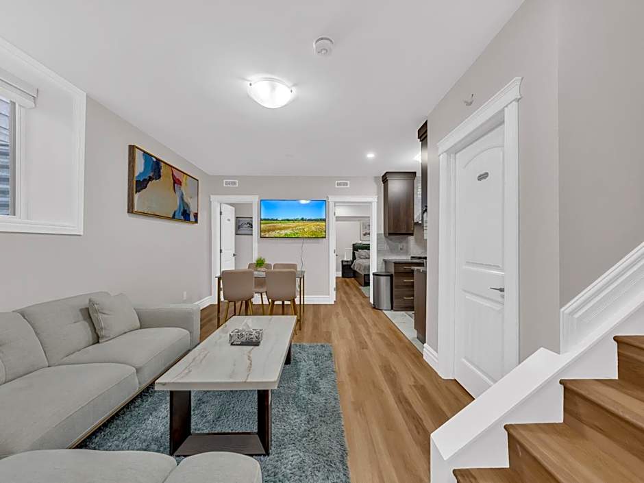 Stylish 2-Bedroom Apartment In Downtown Windsor