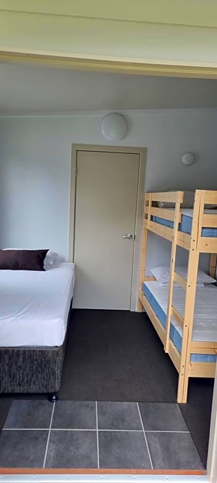 Narangba Motel (formerly Brisbane North B&B and Winery)