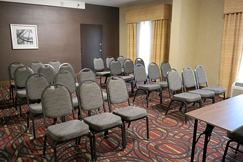 Holiday Inn Express Fredericksburg - Southpoint, an IHG Hotel