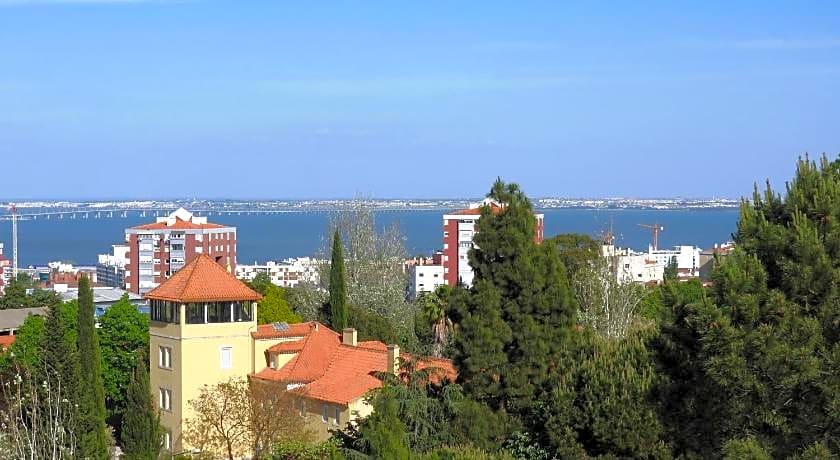 Lisbon Airport Hostel