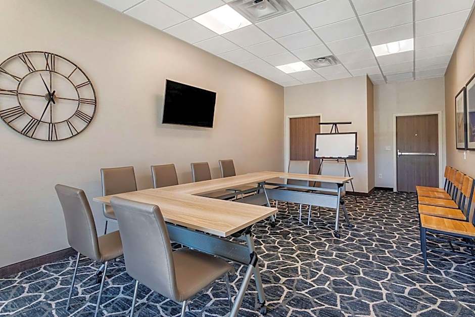 Comfort Suites Grandview - Kansas City