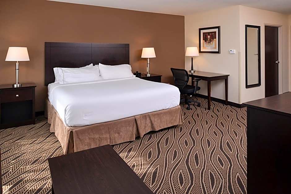 Holiday Inn Express & Suites Washington - Meadow Lands By IHG