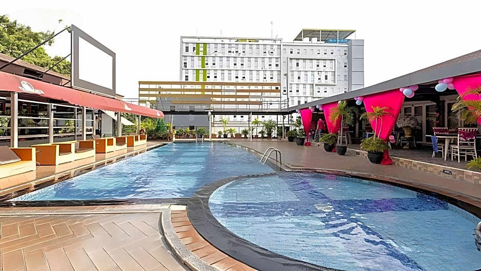 Horison Ultima Makassar