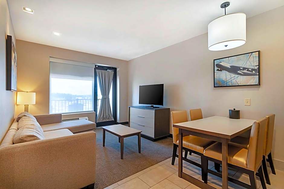 Best Western Plus Executive Residency Rigby's Water World Hotel