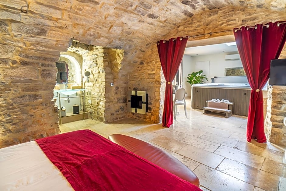 Chambre d'hôte romantique avec SPA privatif domaine les nuits envôutées - Vézénobres