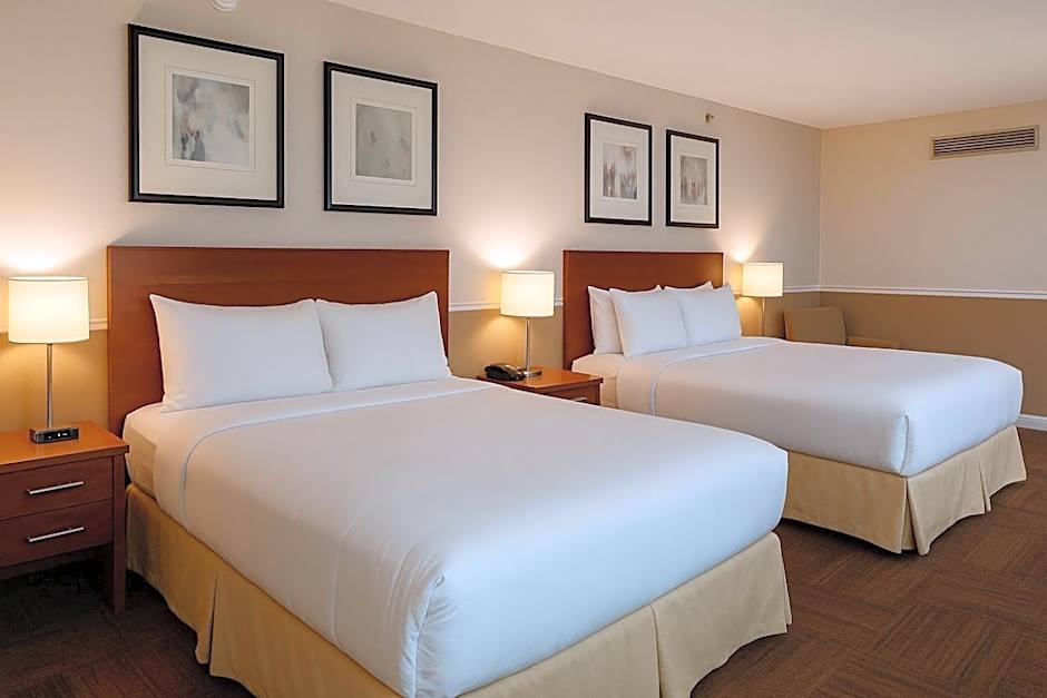 LIC Manhattan View Hotel