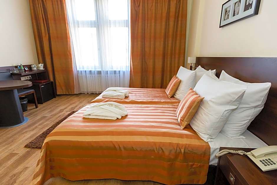 Photo 1 of 9 of 1 Double Bed or 2 Beds