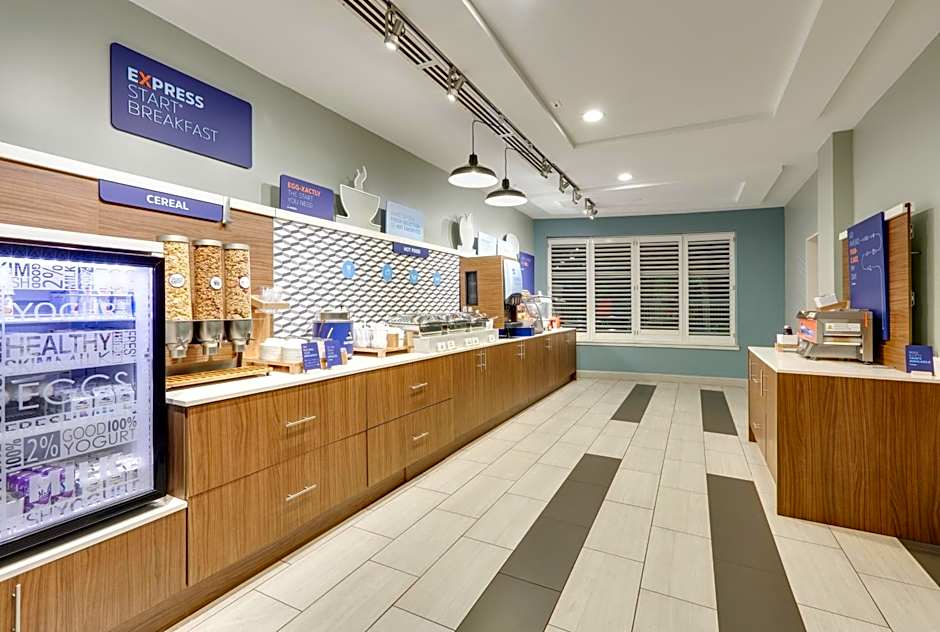Holiday Inn Express And Suites Dublin By IHG