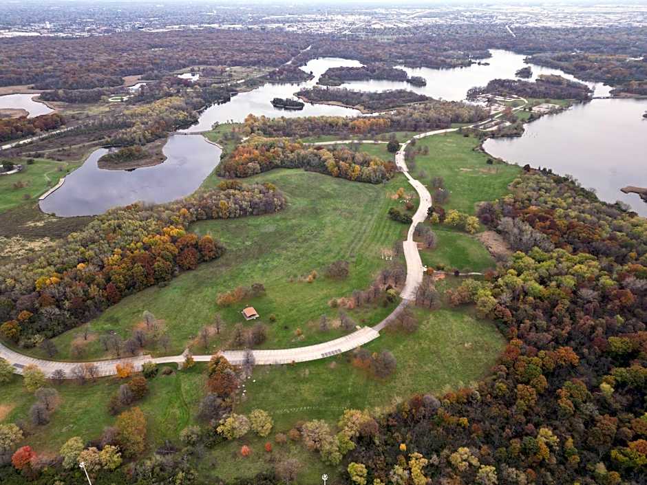 Holiday Inn Express & Suites Chicago Schaumburg By IHG