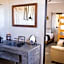 Pure Baja Private Suites-Upscale Property with Infinity Pool and Lush Gardens
