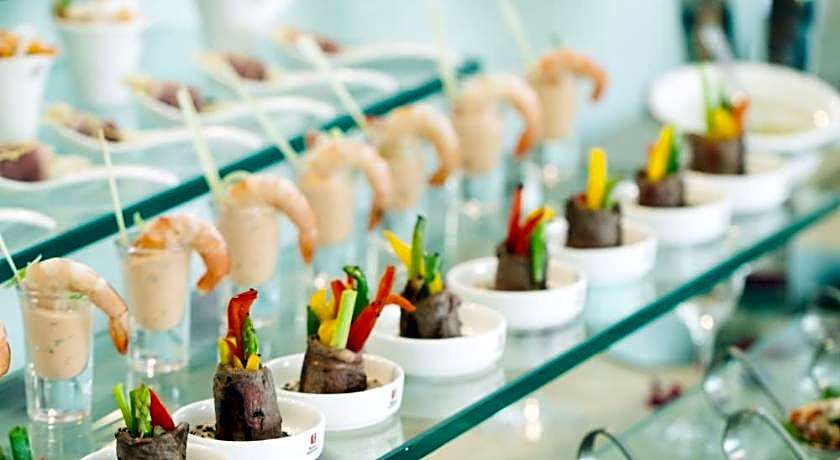 Hotel Royale Signature