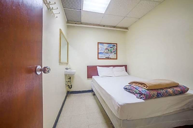 New World Hotel