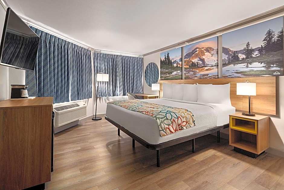 Days Inn by Wyndham Lakewood South Tacoma