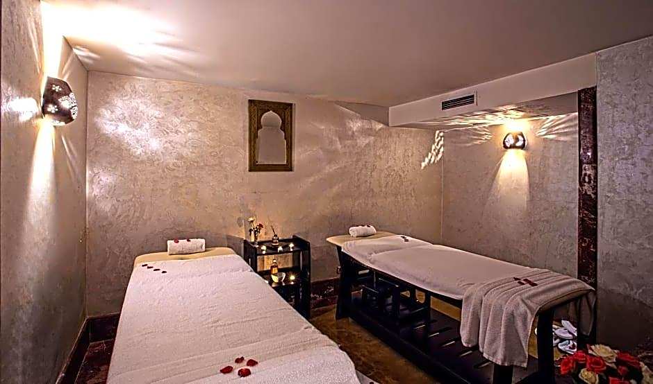 La Renaissance Hotel