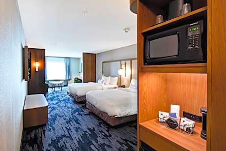 Suite, 2 Queen, Sofa bed