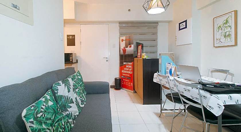 RedDoorz Plus @ YC Condotel - Viera Residences