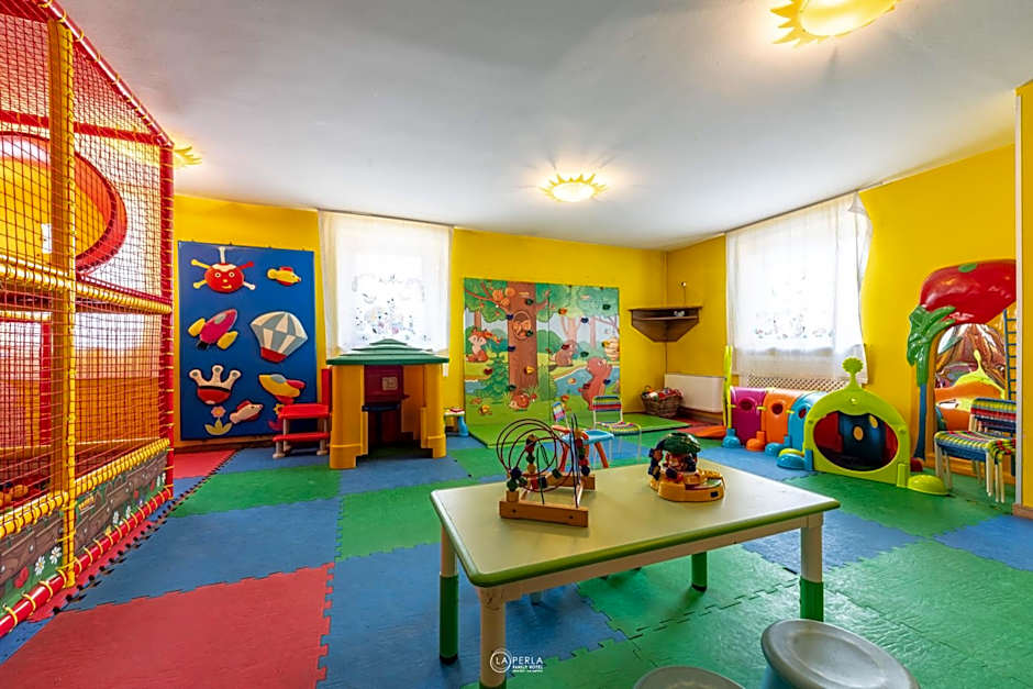 Family Hotel La Perla