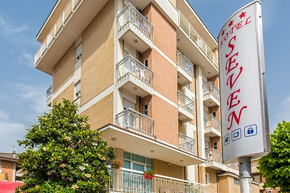Hotel Seven