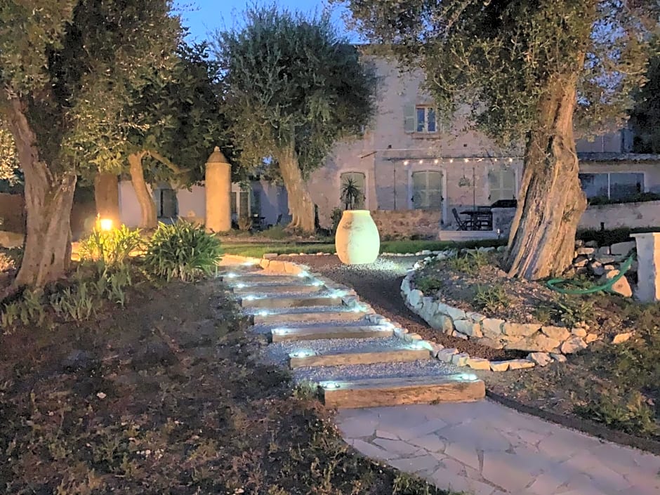 Le Mas Des Roses 1884 – Vence, CT