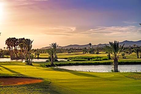 Du Golf Getaway Package (18 Holes)