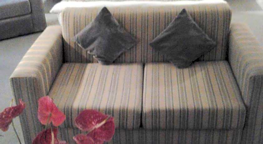 Le Grande Plaza Hotel