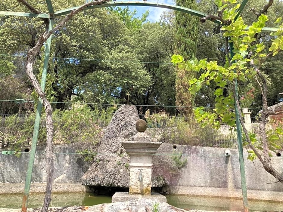 Les Horizons - SPA-JACUZZI - MASSAGE- SAUNA - 4 SAISONS - Piscine chauffée Toute l'année - 800m centre ville Nyons