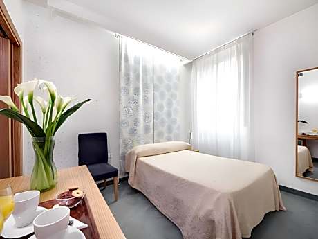 Classic Double Room (1 Adult)