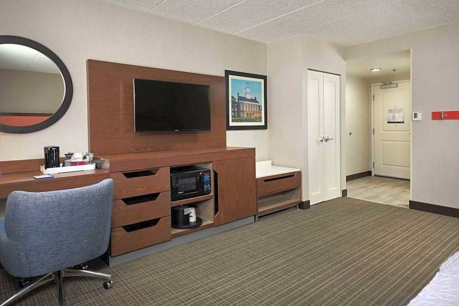 Hampton Inn By Hilton Fairfax City