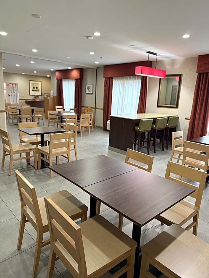 Country Inn & Suites by Radisson, Elgin, IL