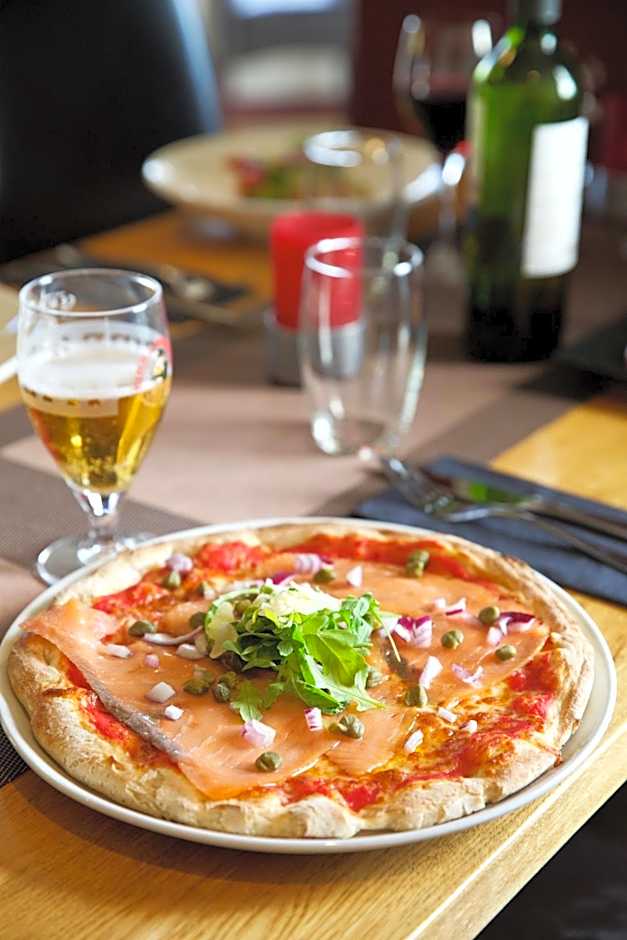 LOCH TAY HIGHLAND LODGES and GLAMPING PARK