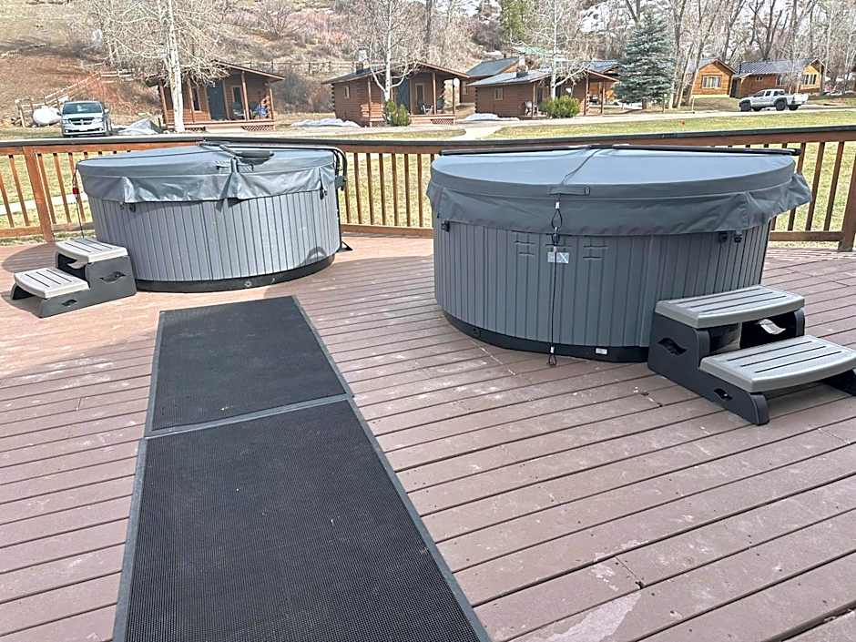 High Creek Lodge and Cabins