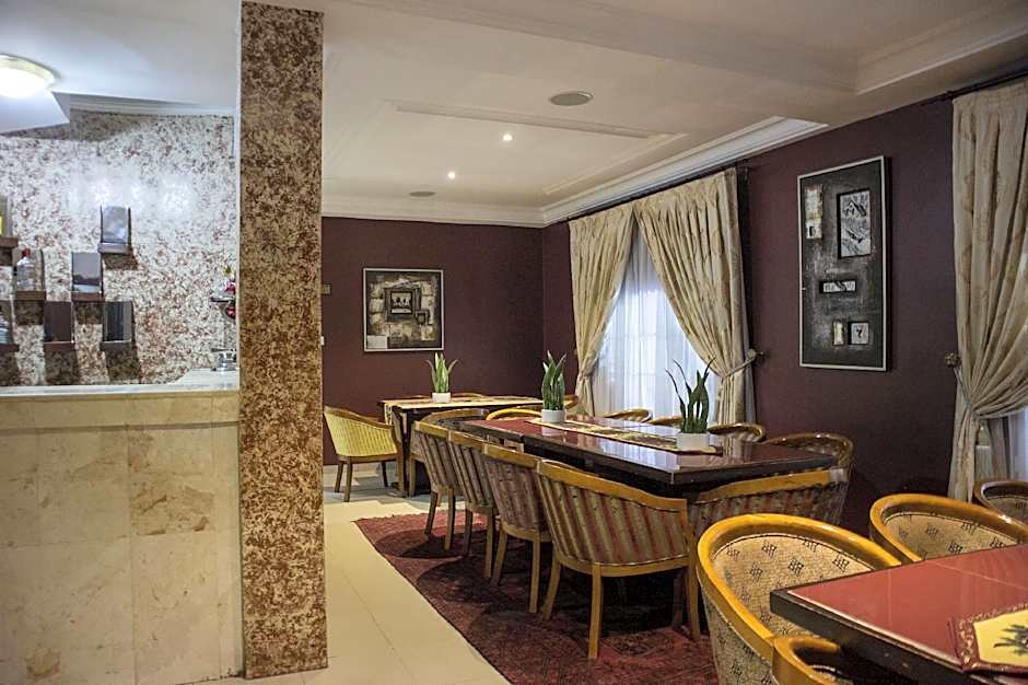 His Majestys Hotel