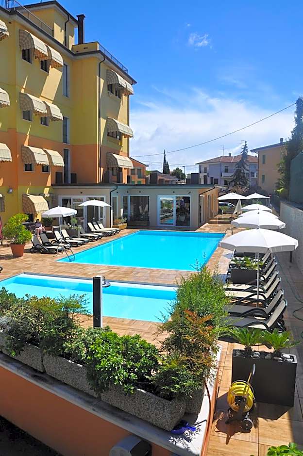 Green Park Hotel