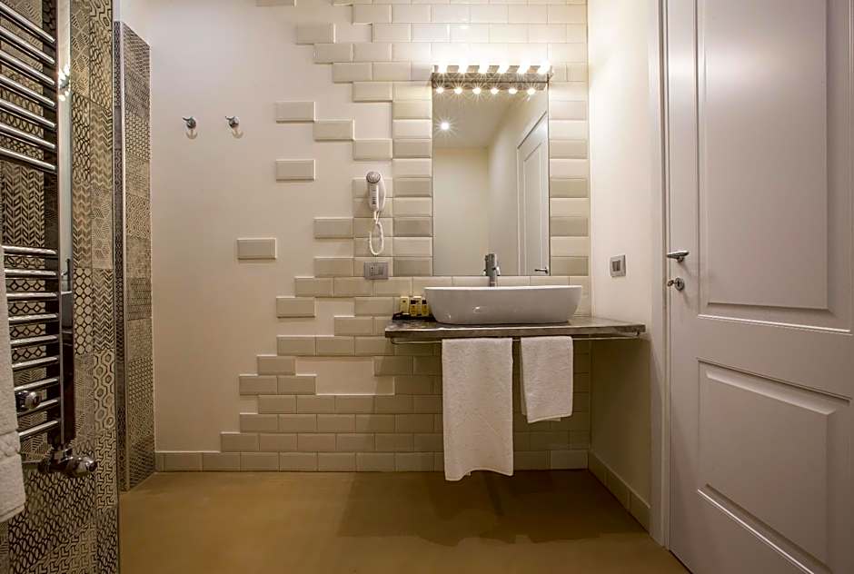 Trevi Contemporary Suite