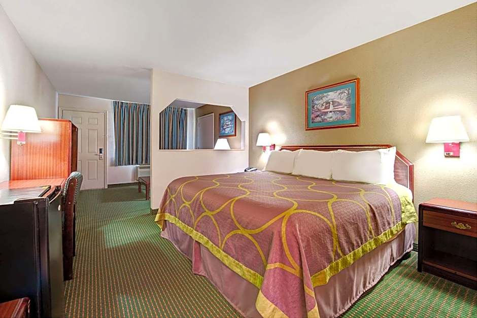 Super 8 by Wyndham Richardson Dallas