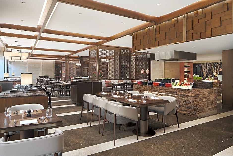 Sheraton Yunfu Xinxing Hotel