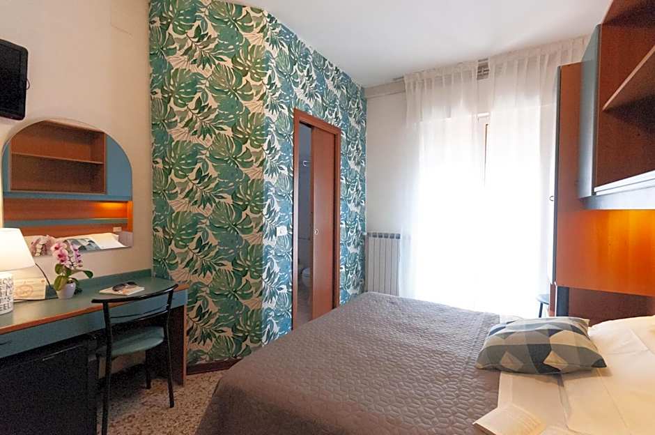 Hotel Crystal