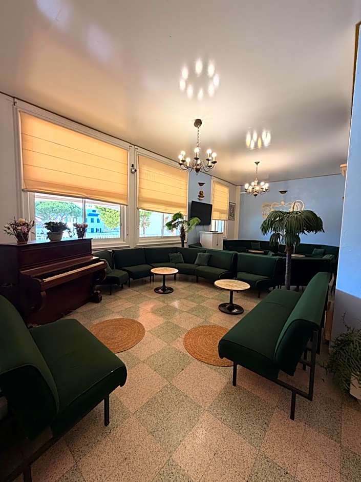 Hotel Madame Mere