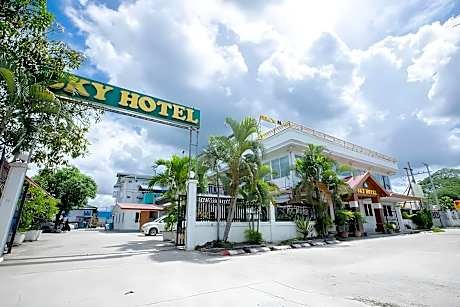 SKY HOTEL Hlaingtharyar