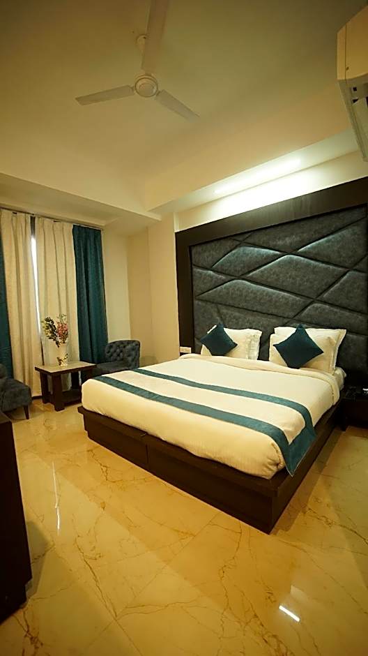 Hotel Crimson Palace