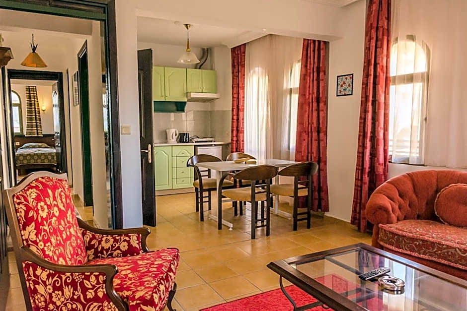 Maxwell Holiday Club