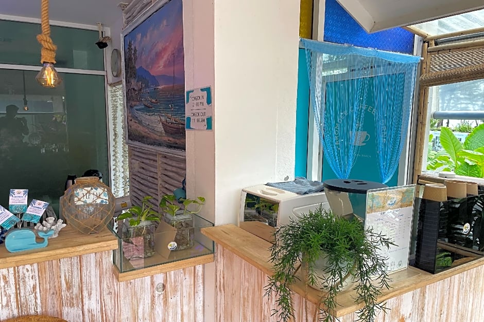 Aromdee @Naithon Beach