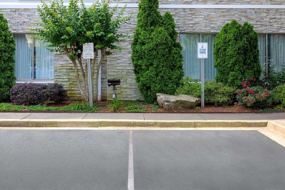 La Quinta Inn & Suites by Wyndham Atlanta Airport North