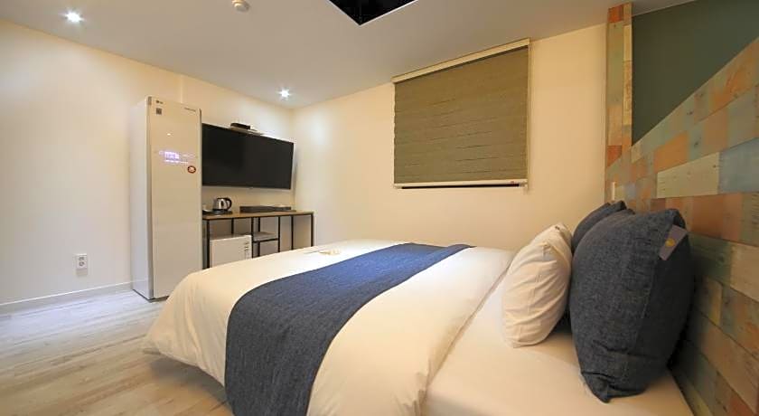Two Nights Business Hotel