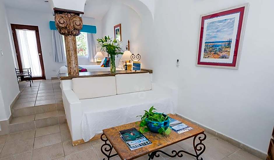 El Encanto Inn & Suites