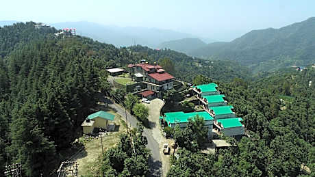 Woodsmoke Resort And Spa