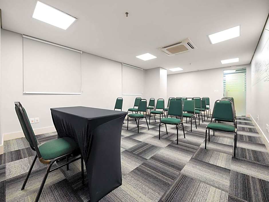 Ibis Styles Belém Hangar