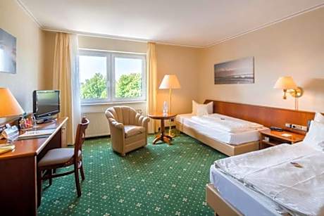 Standard Double Room with Two Single Beds