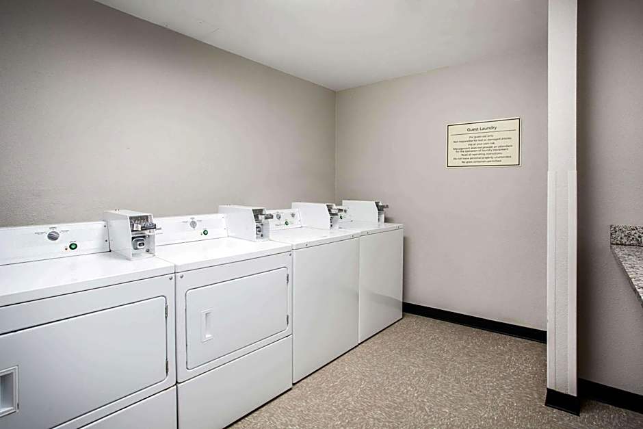 La Quinta Inn & Suites by Wyndham Lynchburg At Liberty Univ.